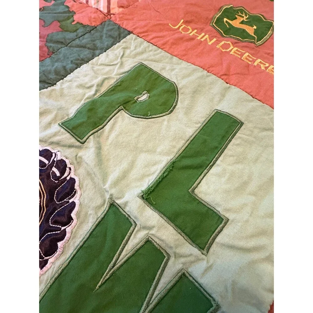 John Deere 2010 Tractor Camo Quilt Set with Pillow Shams - Full Size